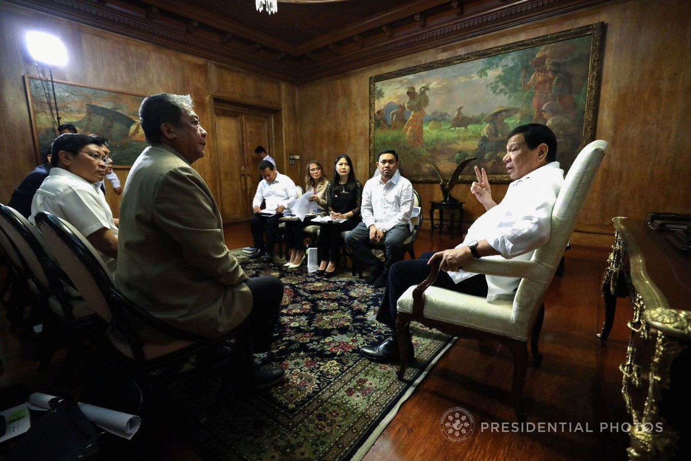 President Rodrigo Roa Duterte holds a meeting with the officials of the Department of Transportation led by Secretary Arthur Tugade, the Metro Manila Development Authority led by its Chairman Danilo Lim, and the Department of Public Works and Highways led by Secretary Mark Villar in Malacañan Palace on November 6, 2017. KARL NORMAN ALONZO/PRESIDENTIAL PHOTO