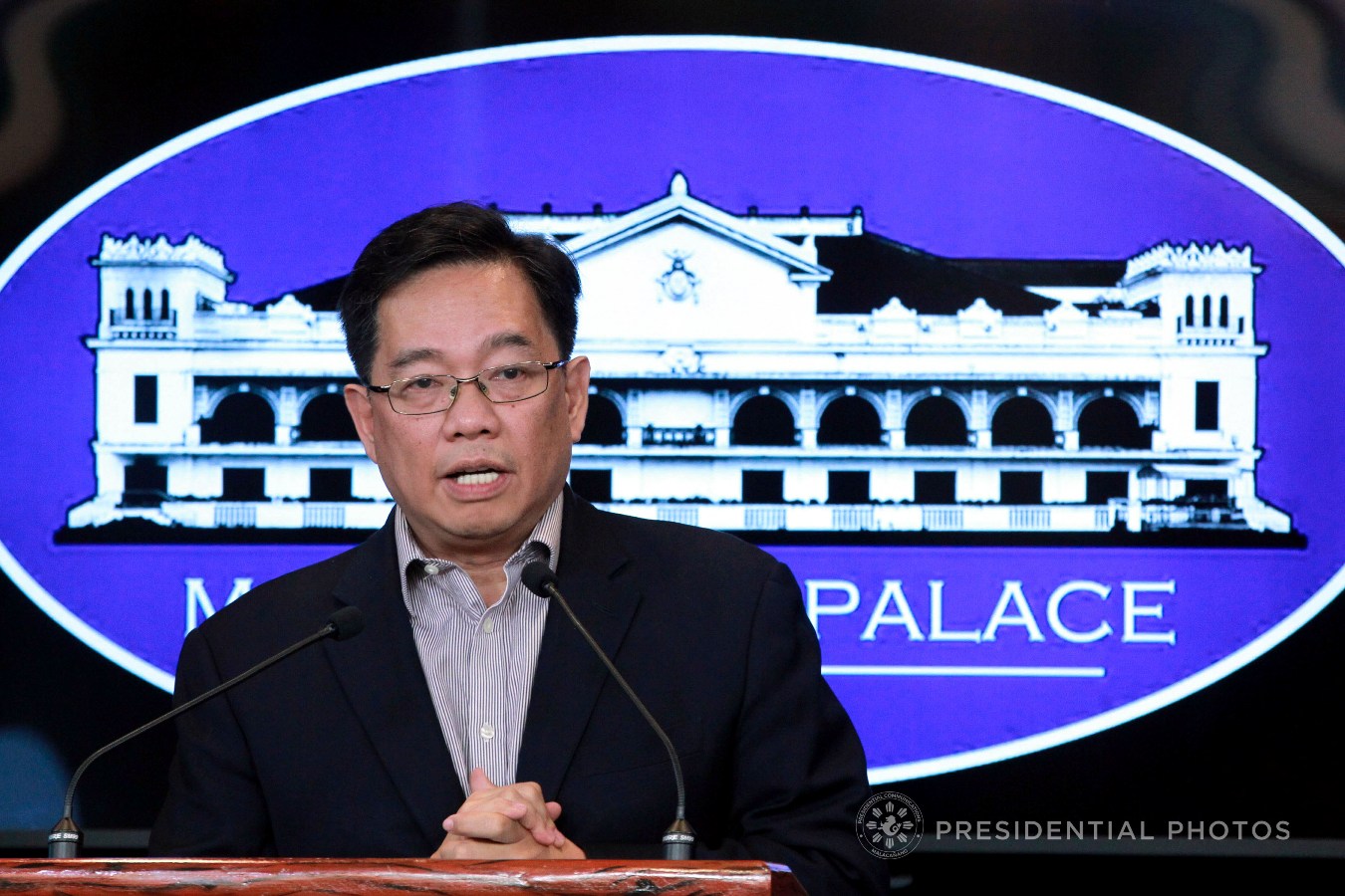Foreign Affairs Assistant Secretary Leo Herrera bares details on President Rodrigo Roa Duterte's participation in the Asia-Pacific Economic Cooperation  during a press briefing in Malacañang on November 6, 2017. YANCY LIM/PRESIDENTIAL PHOTO