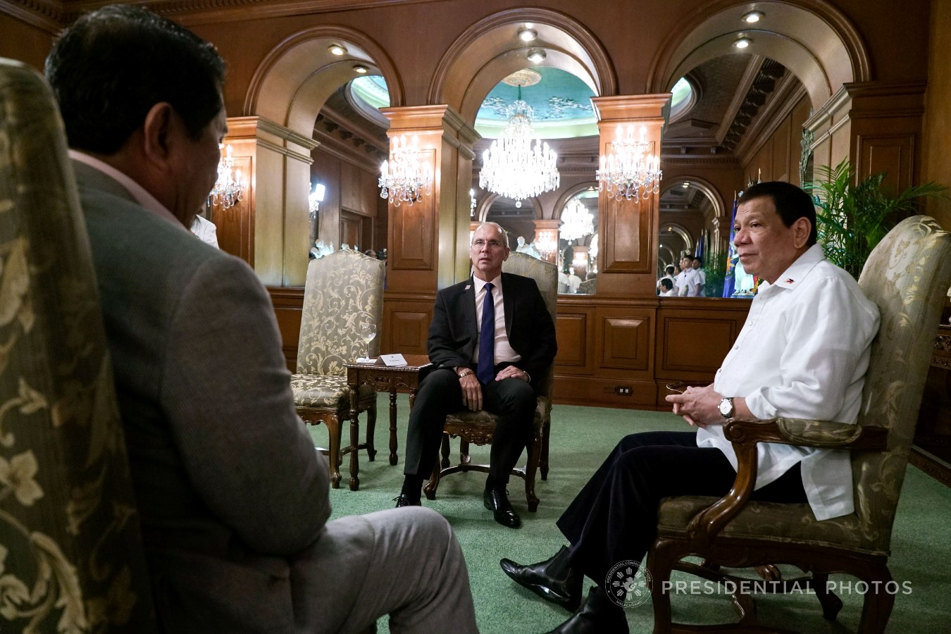 President Rodrigo Roa Duterte meets with Ray Haynes and Ramon Tulfo Jr. in Malacañan Palace on November 6, 2017. KING RODRIGUEZ/PRESIDENTIAL PHOTO