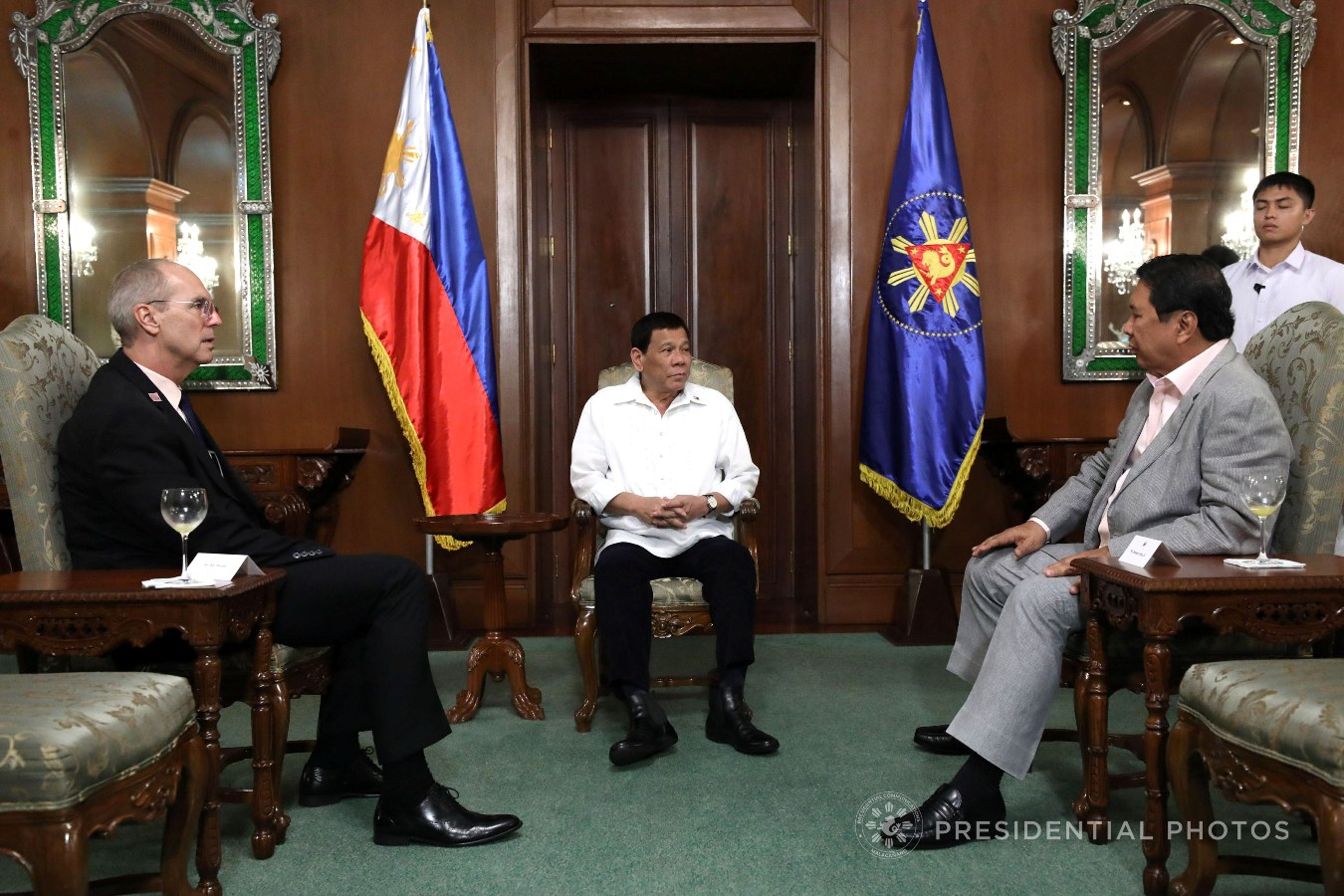 President Rodrigo Roa Duterte meets with Ray Haynes and Ramon Tulfo Jr. in Malacañan Palace on November 6, 2017. KARL NORMAN ALONZO/PRESIDENTIAL PHOTO