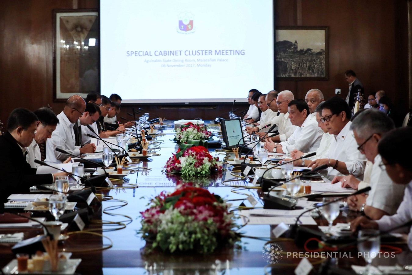President Rodrigo Roa Duterte presides over the cabinet cluster meeting in Malacañan Palace on November 6, 2017. Among the issues discussed are the rehabilitation efforts in Marawi City including the health, livelihood, and housing projects for the residents and the wounded government security forces. Also tackled in the meeting are the updates on the PH-Japan Defense Cooperation as well as the proposed Enhanced Comprehensive Local Integration Program. ACE MORANDANTE/PRESIDENTIAL PHOTO