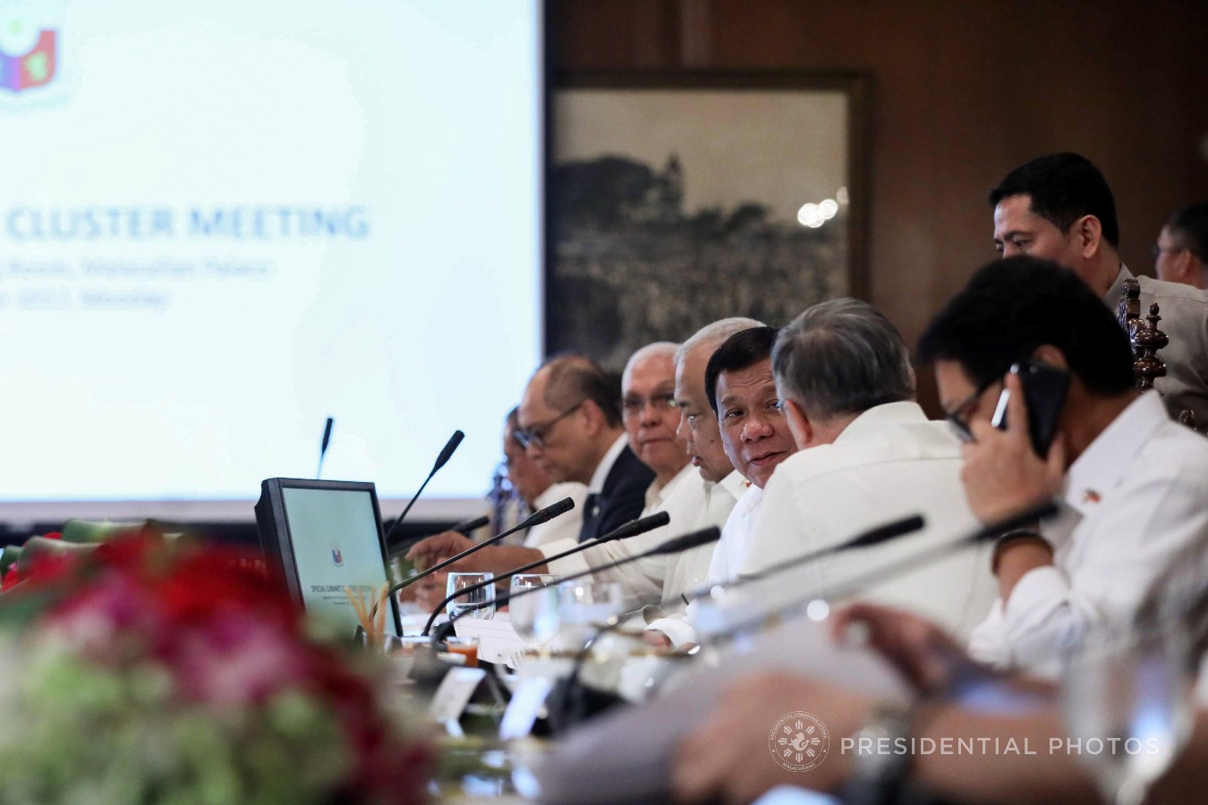 President Rodrigo Roa Duterte discusses matters with Finance Secretary Carlos Dominguez during the cabinet cluster meeting in Malacañan Palace on November 6, 2017. ACE MORANDANTE/PRESIDENTIAL PHOTO