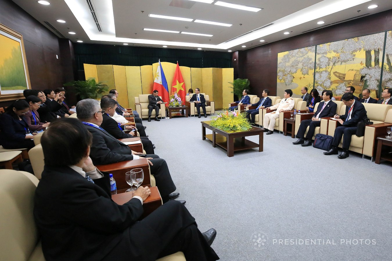 President Rodrigo Roa Duterte discusses matters with Vietnam President Tran Dai Quang during a bilateral meeting at the Da Nang Convention Centre in Vietnam on November 9, 2017. ALBERT ALCAIN/PRESIDENTIAL PHOTO
