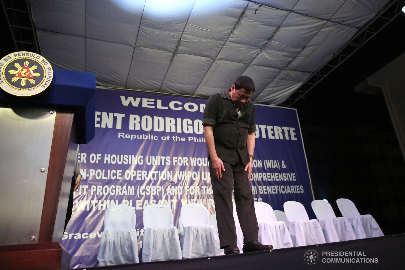 President Rodrigo Roa Duterte takes a bow as he takes center stage during the ceremonial turnover of housing units to wounded police officers and soldiers at the at the Pleasant View Residences in the City of San Jose del Monte, Bulacan on January 10, 2019. REY BANIQUET/PRESIDENTIAL PHOTO