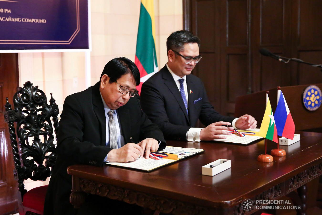 Presidential Communications Operations Office (PCOO) Secretary Martin Andanar and Myanmar Minister of Information Pe Myint sign the Memorandum of Understanding (MOU) during a ceremony at the Kalayaan Hall in Malacañang on January 25, 2019. The MOU is on the information cooperation between the Philippines and Myanmar. ALFRED FRIAS/PRESIDENTIAL PHOTO