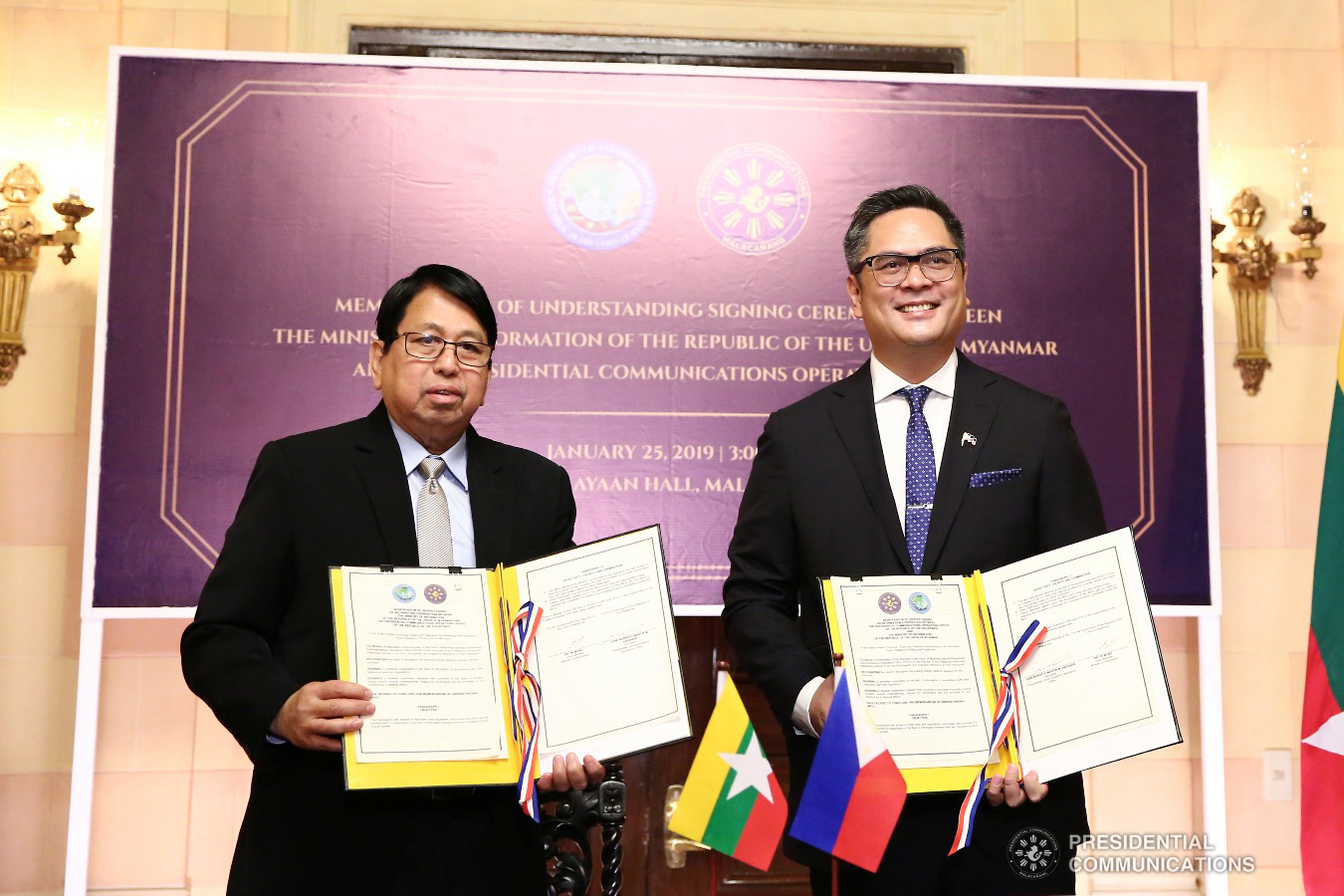 Presidential Communications Operations Office (PCOO) Secretary Martin Andanar and Myanmar Minister of Information Pe Myint pose for posterity after signing   the Memorandum of Understanding (MOU) during a ceremony at the Kalayaan Hall in Malacañang on January 25, 2019. The MOU is on the information cooperation   between the Philippines and Myanmar. ALFRED FRIAS/PRESIDENTIAL PHOTO
