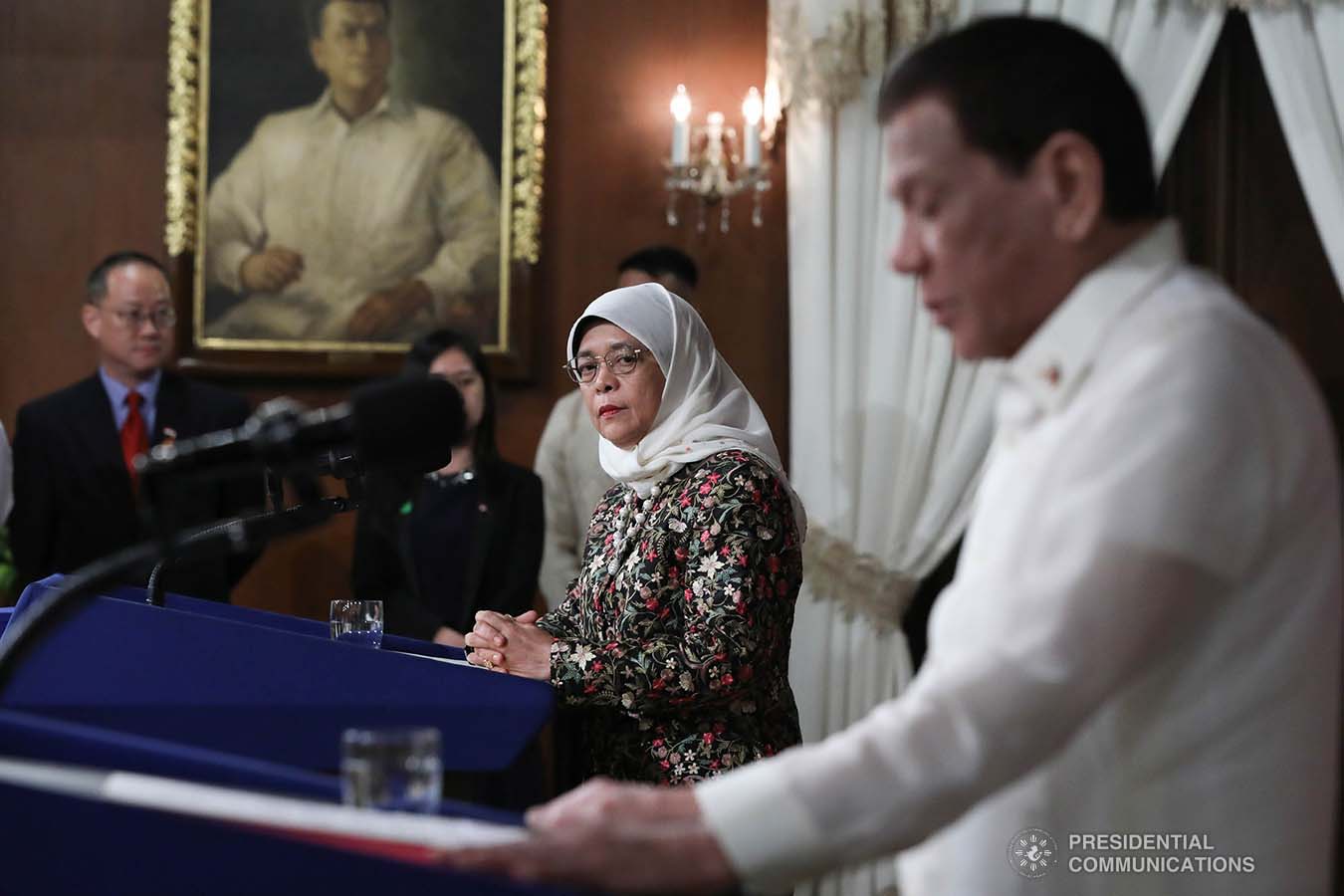 President Rodrigo Roa Duterte and Republic of Singapore President Halimah Yacob give their joint press statement following their successful expanded bilateral meeting at the Malacañan Palace during the latter's state visit to the Philippines on September 9, 2019. TOTO LOZANO/PRESIDENTIAL PHOTO
