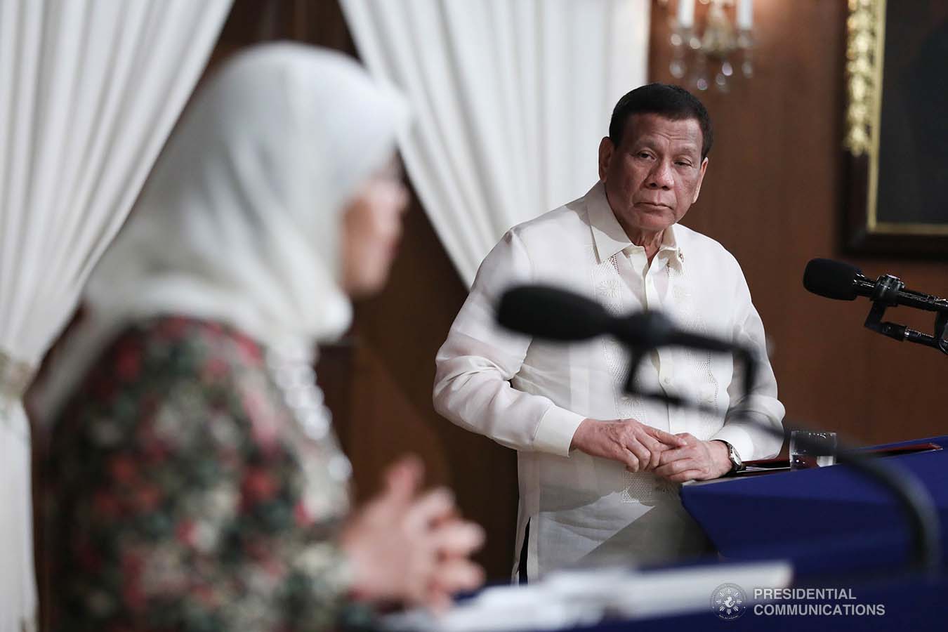 President Rodrigo Roa Duterte and Republic of Singapore President Halimah Yacob give their joint press statement following their successful expanded bilateral meeting at the Malacañan Palace during the latter's state visit to the Philippines on September 9, 2019. TOTO LOZANO/PRESIDENTIAL PHOTO