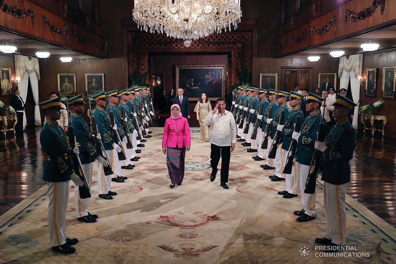 President Rodrigo Roa Duterte accompanies Republic of Singapore President Halimah Yacob as she is accorded foyer honors upon her arrival at the Malacañan Palace on September 9, 2019. REY BANIQUET/PRESIDENTIAL PHOTO