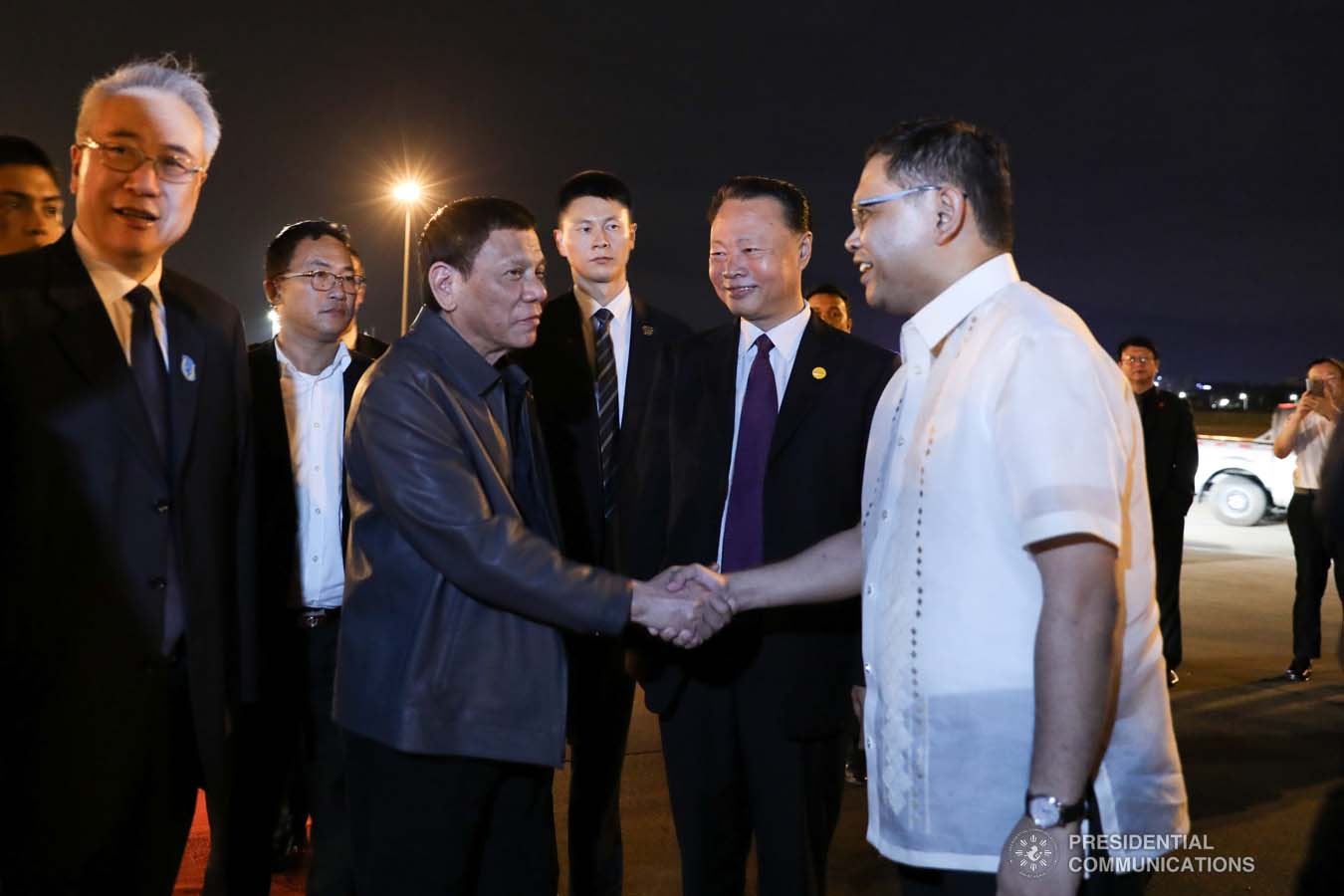 President Rodrigo Roa Duterte bids farewell to the members of the send-off party as he prepares to board a plane back to the Philippines at the Guangzhou Baiyun International Airport in Guangdong Province on August 31, 2019 following his successful official visit to the People's Republic of China. TOTO LOZANO/PRESIDENTIAL PHOTO