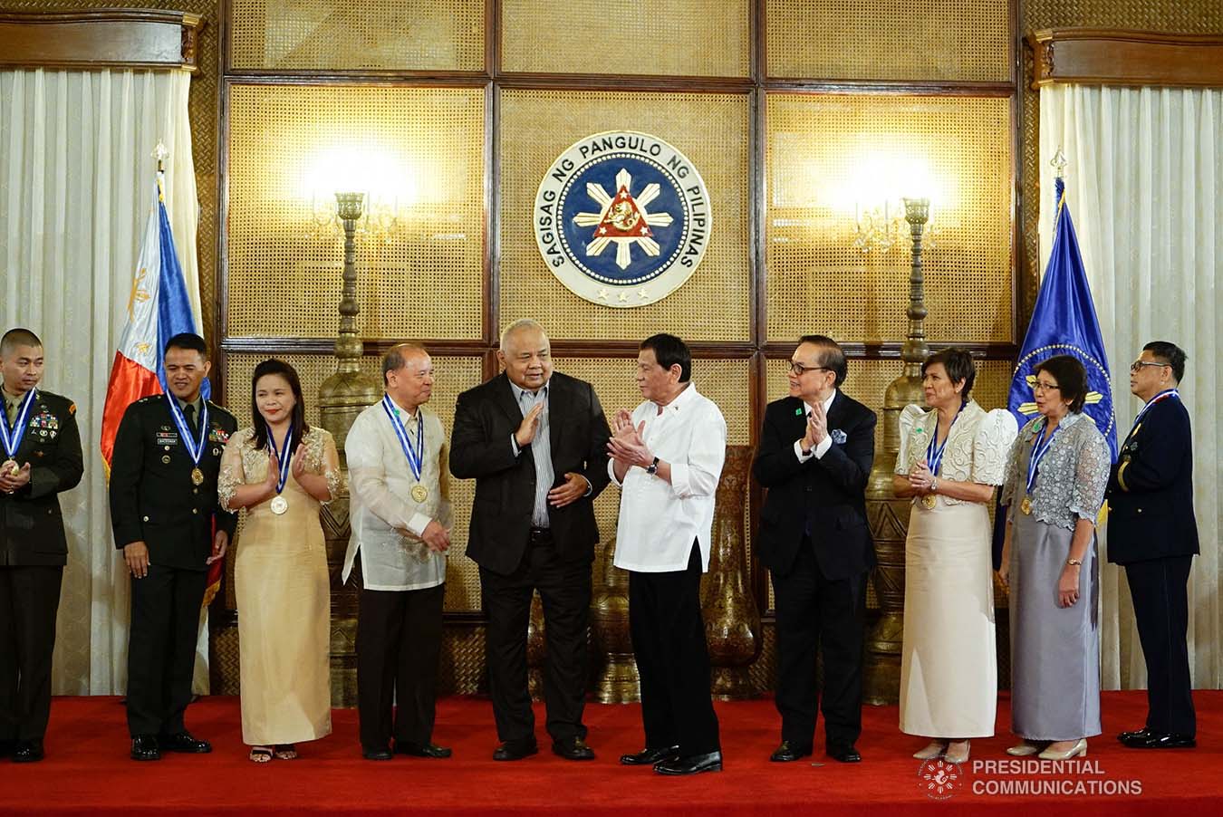President Rodrigo Roa Duterte applauds after meeting the officers of the Metrobank Foundation Inc. and the 2019 Metrobank Foundation Outstanding Filipinos during the meet-and-greet at the Malacañan Palace on September 5, 2019. KING RODRIGUEZ/PRESIDENTIAL PHOTO