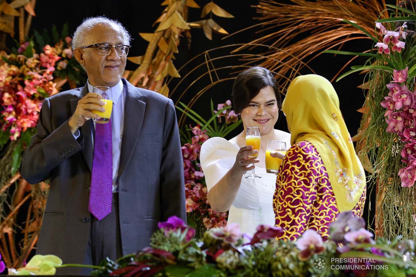 Republic of Singapore President Halimah Yacob and Davao City Mayor Sara Duterte-Carpio clink their glasses for a toast during the dinner hosted by the Mayor at the Marco Polo Davao on September 10, 2019. RICHARD MADELO/PRESIDENTIAL PHOTO