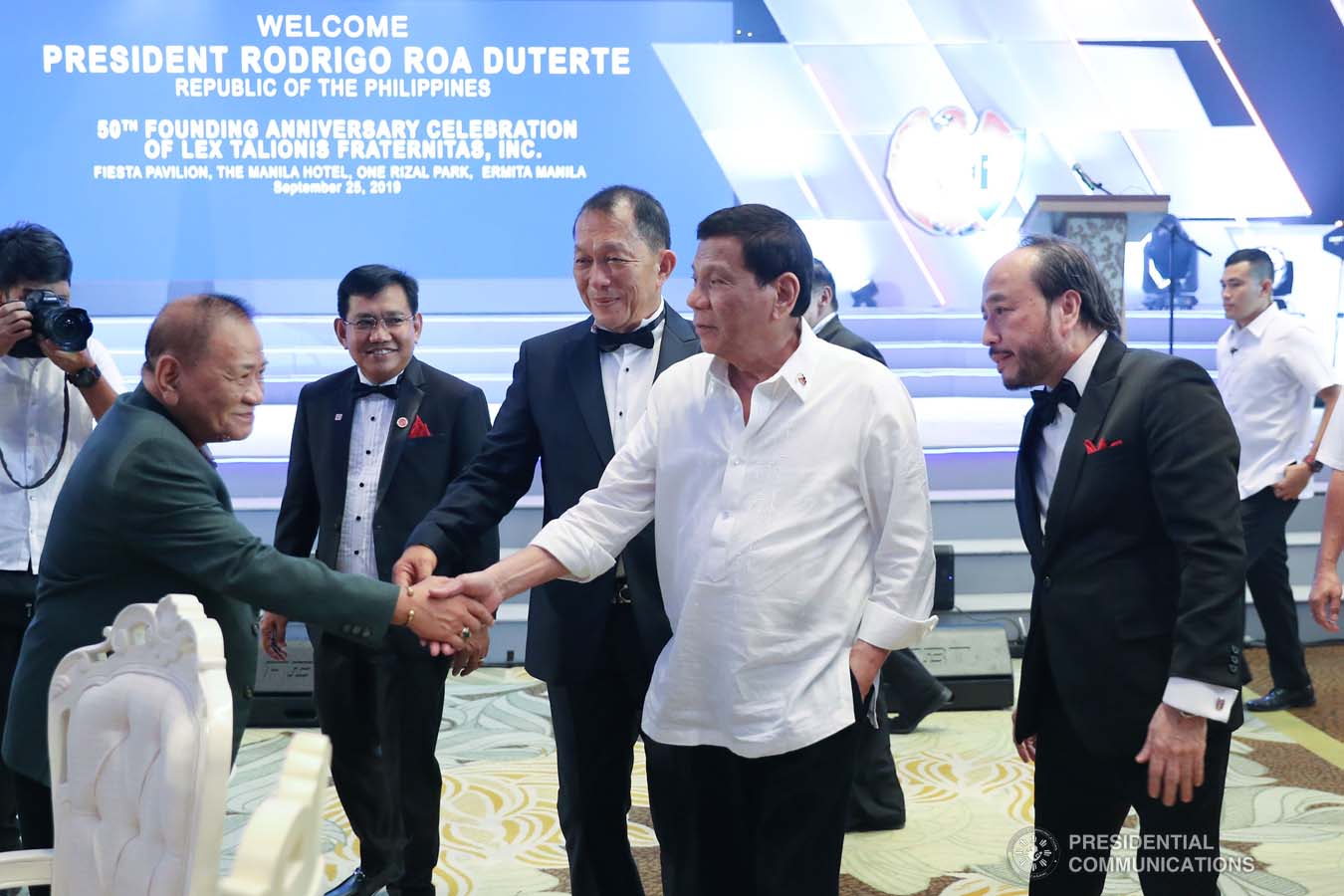 President Rodrigo Roa Duterte receives a warm welcome upon his arrival at The Manila Hotel for the 50th Founding Anniversary Celebration of Lex Talionis Fraternitas Inc. on September 25, 2019. ALFRED FRIAS/PRESIDENTIAL PHOTO