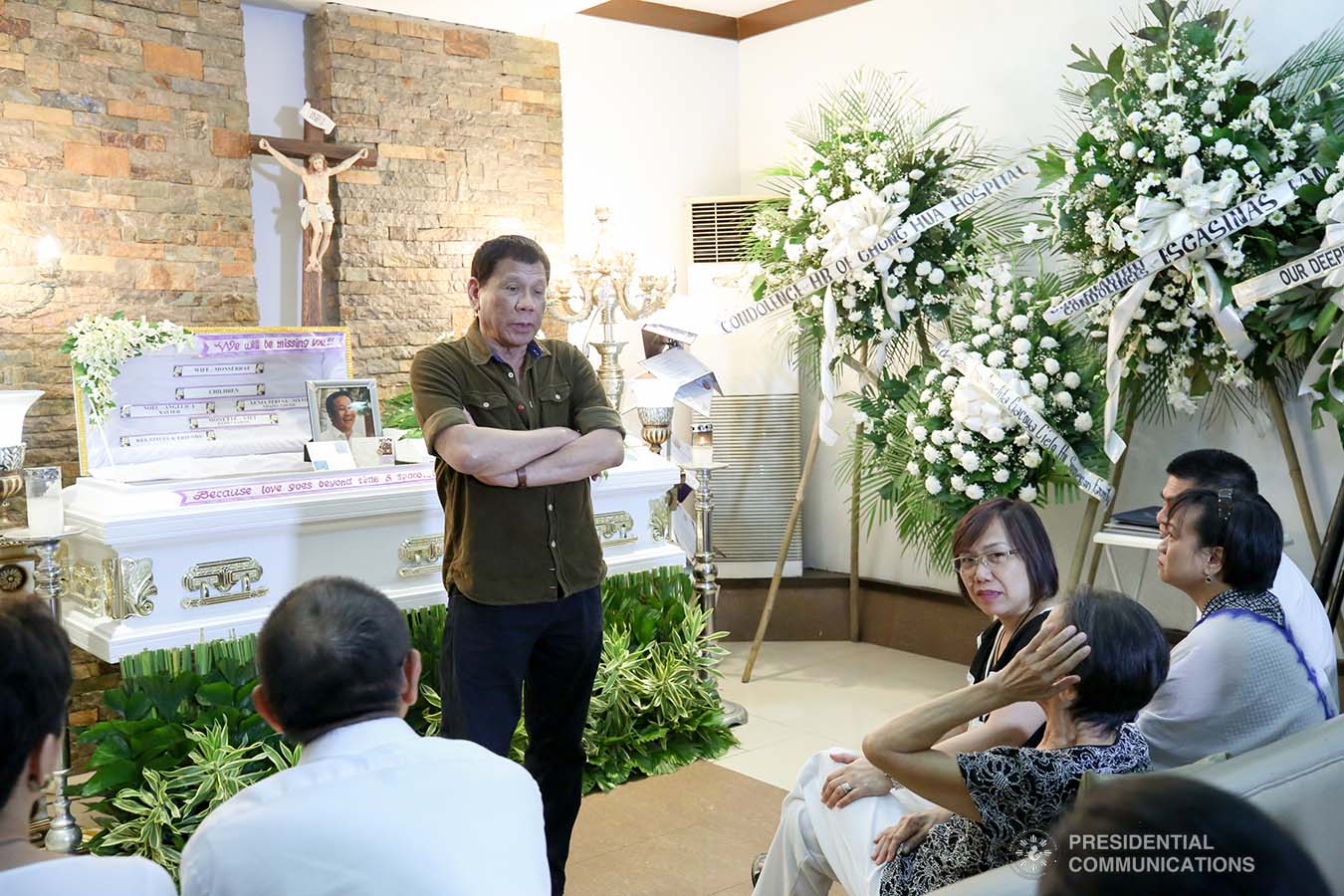President Rodrigo Roa Duterte commiserates with the family of the late Engr. Salvador M. Lecaros as he visits the wake at St. Peter Memorial Chapel in Cebu City on September 6, 2019. ALBERT ALCAIN/ PRESIDENTIAL PHOTO