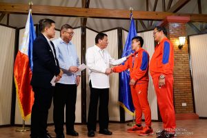 President Rodrigo Roa Duterte meets 2019 AIBA Women's World Boxing Championships Gold Medalist Nesthy Petecio at the Malago Clubhouse in Malacañang on October 16, 2019. KING RODRIGUEZ/PRESIDENTIAL PHOTO