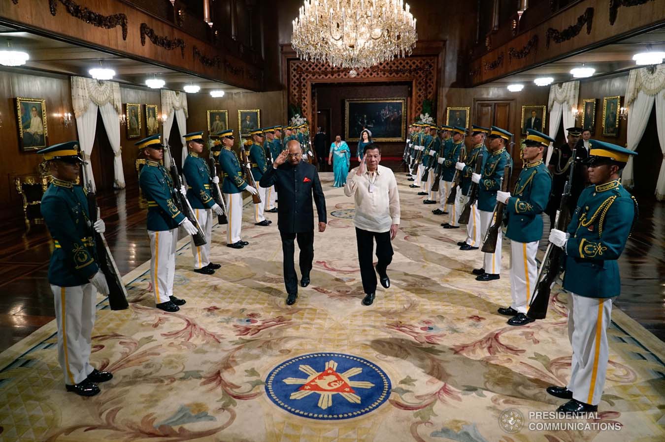 President Rodrigo Roa Duterte accompanies President of the Republic of India Ram Nath Kovind as the latter is accorded foyer honors prior to the state banquet hosted by President Duterte at the Malacañan Palace on October 18, 2019. President Kovind is on a five-day state visit to the Philippines. KING RODRIGUEZ/PRESIDENTIAL PHOTO