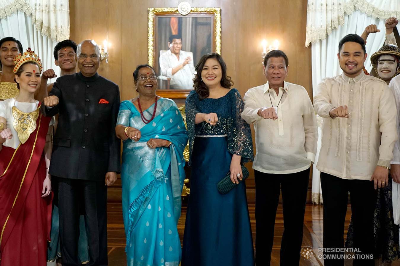 President Rodrigo Roa Duterte and his partner Cielito Avanceña pose for posterity with President of the Republic of India Ram Nath Kovind, his wife Savita, and some of the performers during the state banquet hosted by President Duterte at the Malacañan Palace on October 18, 2019. President Kovind is on a five-day state visit to the Philippines. KING RODRIGUEZ/PRESIDENTIAL PHOTO