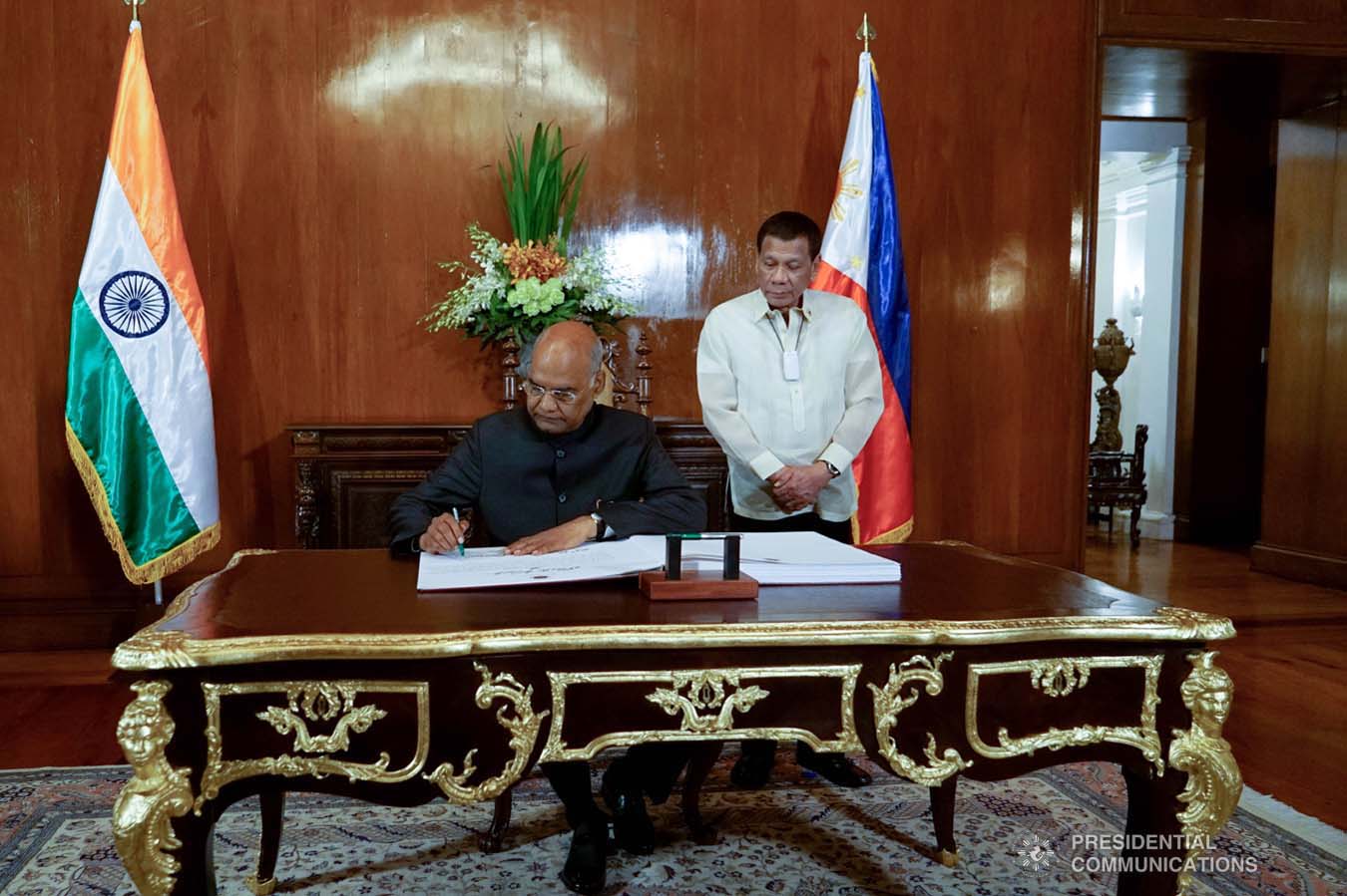 President Rodrigo Roa Duterte accompanies President of the Republic of India Ram Nath Kovind as the latter signs the guest book upon his arrival at the Malacañan Palace on October 18, 2019. President Kovind is on a five-day state visit to the Philippines. KING RODRIGUEZ/PRESIDENTIAL PHOTO