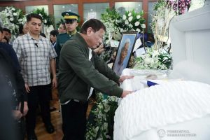 President Rodrigo Roa Duterte pays his last respects to the late former Senate President Aquilino Pimentel Jr. as he visits the wake at the Heritage Memorial Park in Taguig City on October 22, 2019. ROBINSON NIÑAL JR./PRESIDENTIAL PHOTO