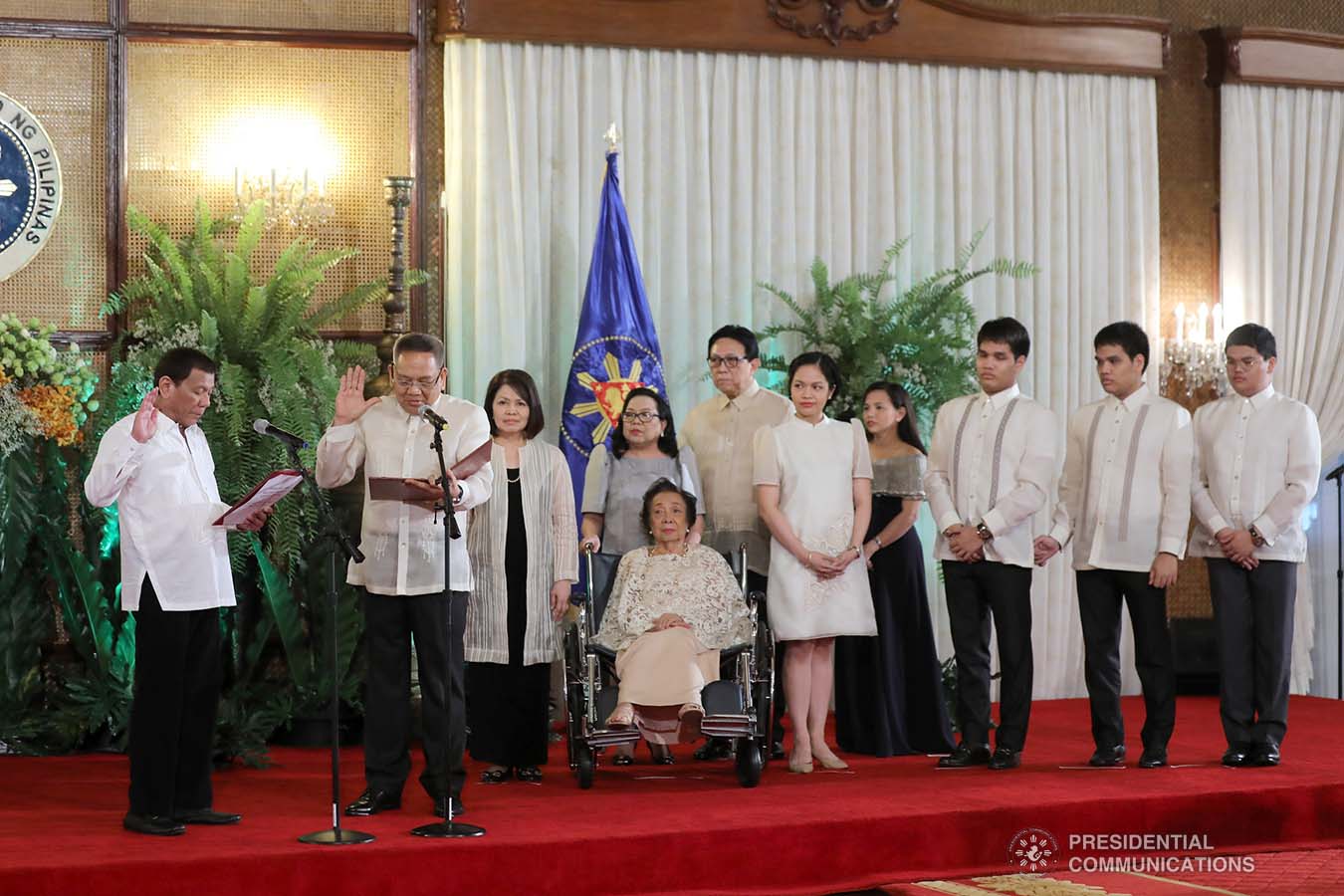 President Rodrigo Roa Duterte administers the oath to newly appointed Supreme Court Chief Justice Diosdado Peralta during a ceremony at the Malacañan Palace on October 24, 2019. ALFRED FRIAS/PRESIDENTIAL PHOTO