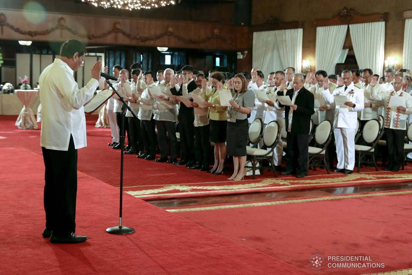 President Rodrigo Roa Duterte administers the oath to the newly appointed government officials during their oath-taking ceremony at the Malacañan Palace on October 28, 2019. ROBINSON NIÑAL JR./PRESIDENTIAL PHOTO