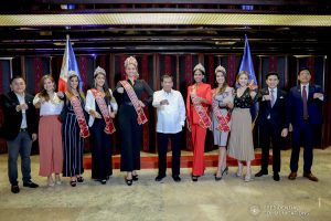 President Rodrigo Roa Duterte strikes his signature pose with the winners of the Miss Asia Pacific International 2019 during their meeting at the Malacañan Palace on October 28, 2019. ROBINSON NIÑAL JR./PRESIDENTIAL PHOTO