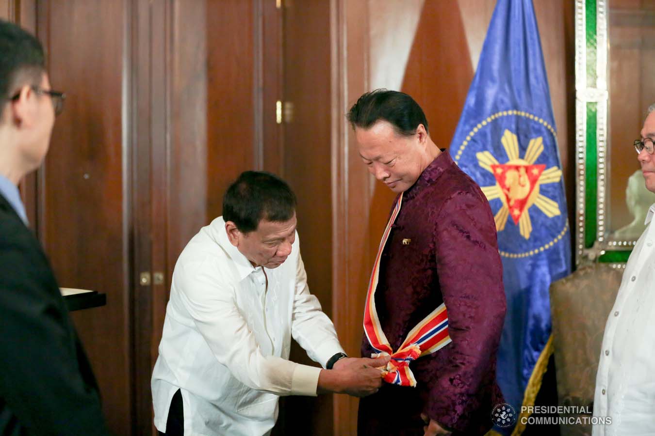 President Rodrigo Roa Duterte confers the Order of Sikatuna with the Rank of Datu on outgoing Chinese Ambassador to the Philippines Zhao Jianhua during his farewell call to the President at the Malacañan Palace on October 28, 2019. KARL NORMAN ALONZO/PRESIDENTIAL PHOTO