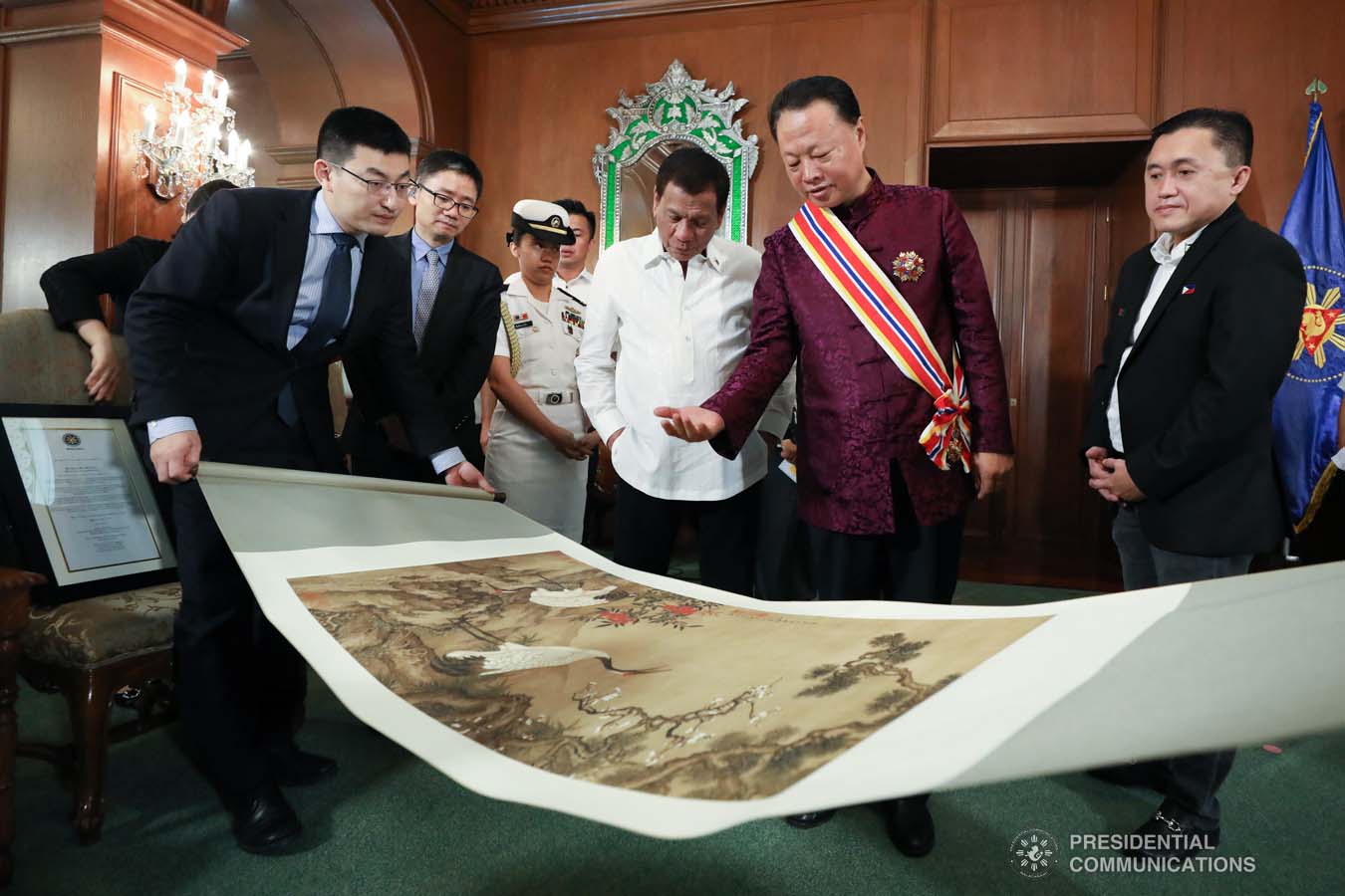 President Rodrigo Roa Duterte receives a token from outgoing Chinese Ambassador to the Philippines Zhao Jianhua during his farewell call to the President at the Malacañan Palace on October 28, 2019. ROBINSON NIÑAL JR./PRESIDENTIAL PHOTO