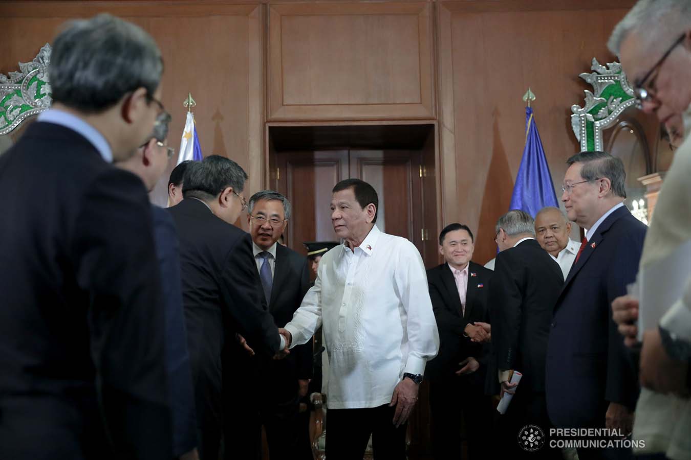 President Rodrigo Roa Duterte greets the members of Vice Premier of the People's Republic of China Hu Chunhua's delegation as they pay a courtesy call on the President at the Malacañan Palace on October 24, 2019. ALFRED FRIAS/PRESIDENTIAL PHOTO