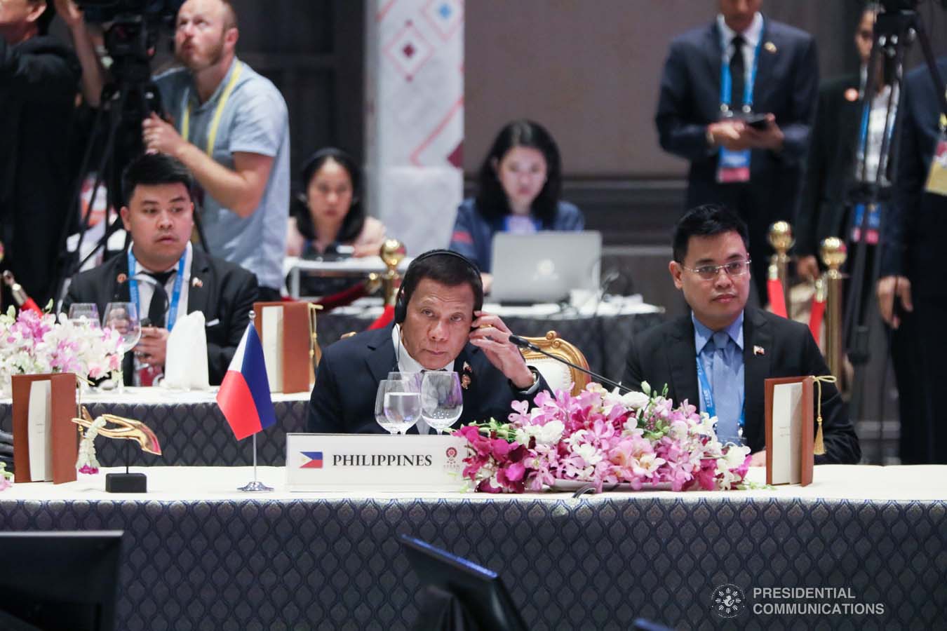 President Rodrigo Roa Duterte joins other leaders during the Special Lunch on Sustainable Development at the Impact Exhibition and Convention Center in Nonthaburi, Thailand on November 4, 2019. AVITO DALAN/PRESIDENTIAL PHOTO