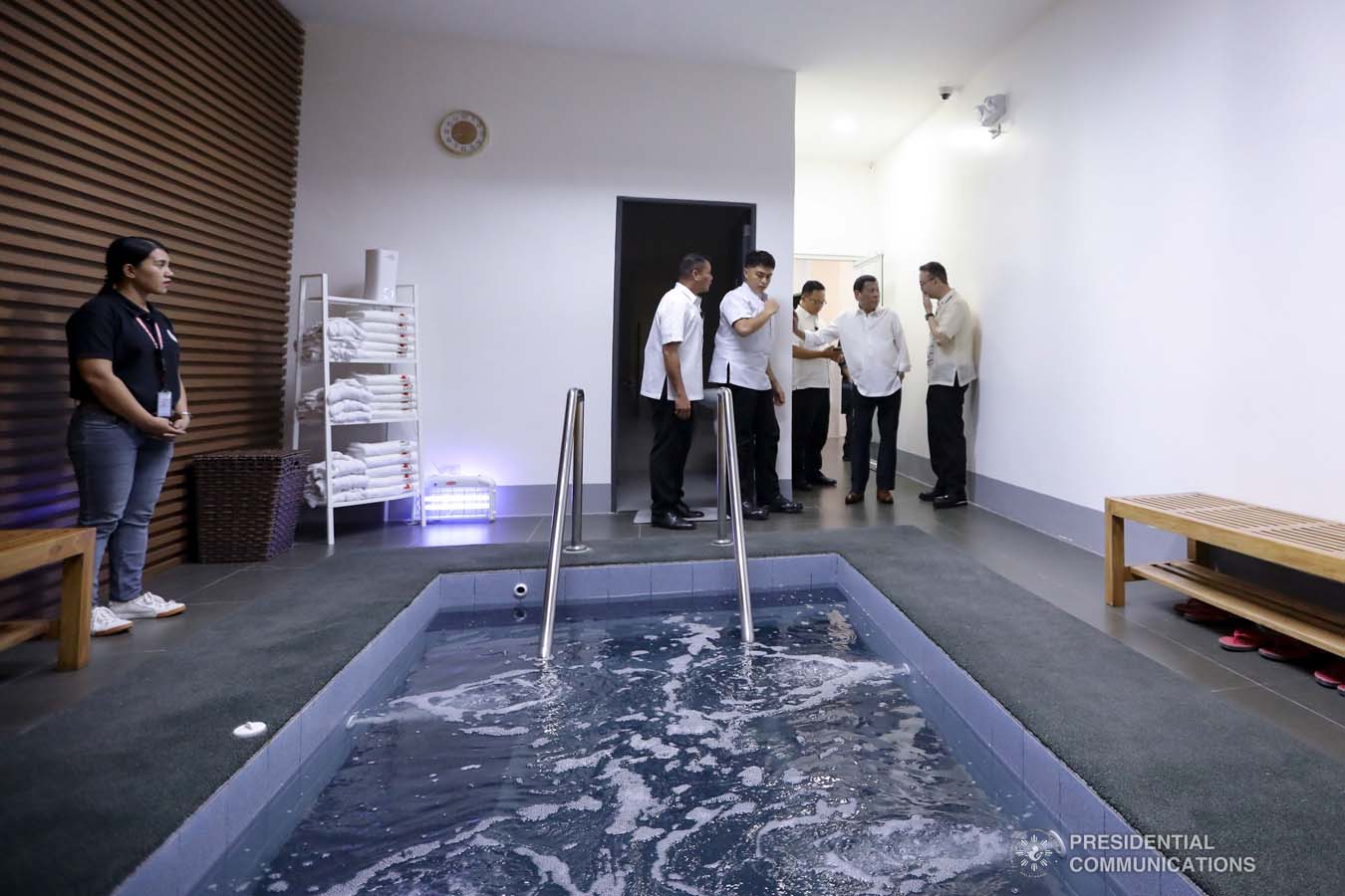 President Rodrigo Roa Duterte inspects the facilities of the Taguig City Center for the Elderly during his visit on November 21, 2019. ALFRED FRIAS/PRESIDENTIAL PHOTO