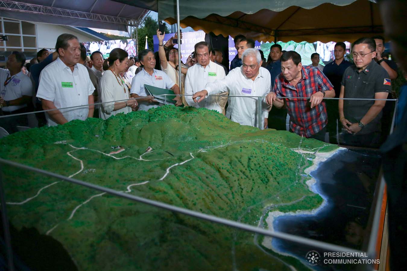 President Rodrigo Roa Duterte inspects the scale model of the Siguil Hydro Power Corporation's 14.5-Megawatt Hydropower Project during its launch in Maasim, Sarangani Province on November 22, 2019. SIMEON CELI JR./PRESIDENTIAL PHOTO
