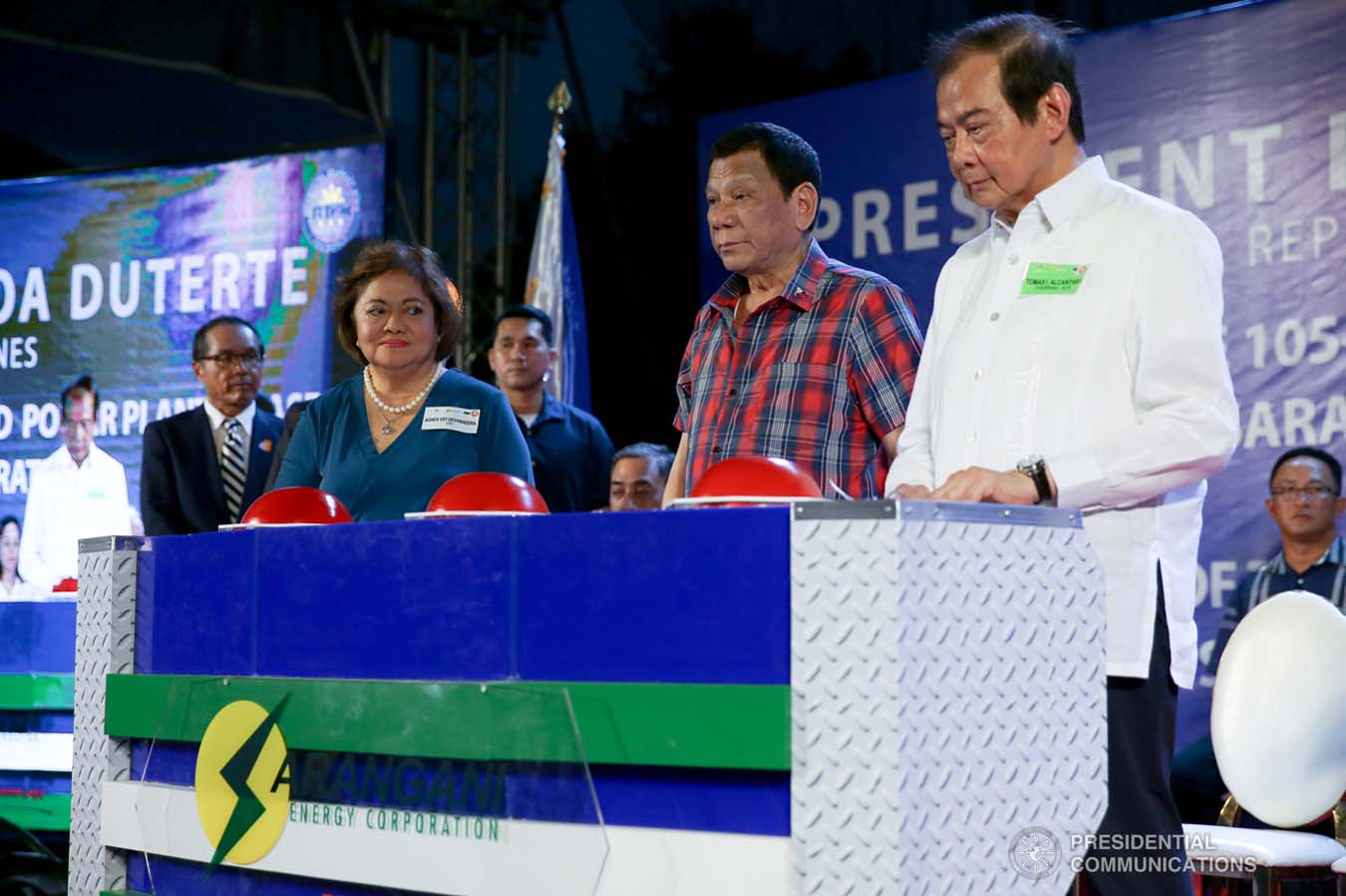 President Rodrigo Roa Duterte leads the ceremonial switch-on of the 105-Megawatt Coal-Fired Power Plant Phase 2 of Sarangani Energy Corporation during its inauguration in Maasim, Sarangani Province on November 22, 2019. SIMEON CELI JR./PRESIDENTIAL PHOTO