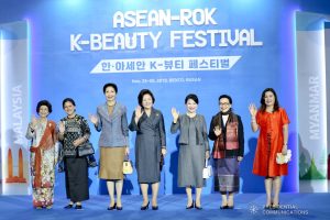 President Rodrigo Roa Duterte's partner Cielito Avanceña joins the spouses of the leaders from the Association of Southeast Asian Nations (ASEAN) member countries and Republic of Korea (ROK) President Moon Jae-in as they pose for posterity during the ASEAN-ROK K-Beauty Festival at the Busan Exhibition and Convention Center on November 26, 2019. RICHARD MADELO/PRESIDENTIAL PHOTO
