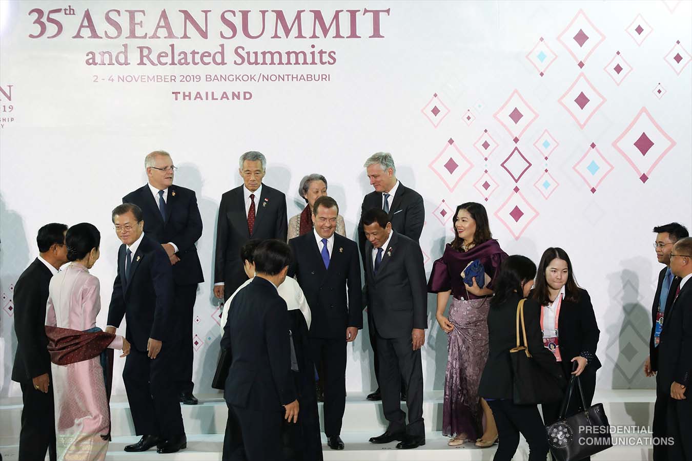 President Rodrigo Roa Duterte interacts with one of the leaders in attendance during the gala dinner at the Impact Exhibition and Convention Center in Nonthaburi, Thailand on November 3, 2019. SIMEON CELI JR./PRESIDENTIAL PHOTO