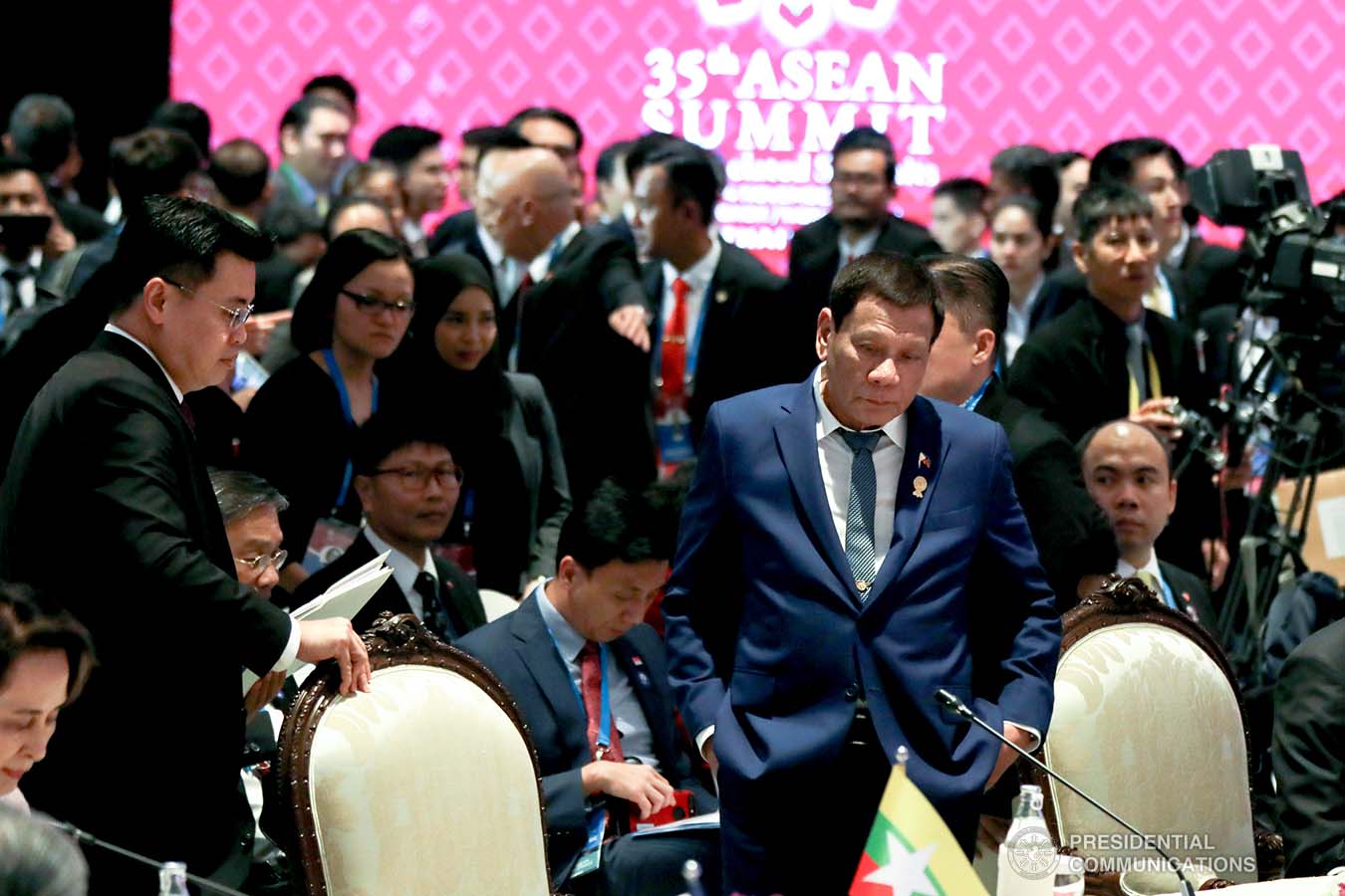 President Rodrigo Roa Duterte arrives at Impact Exhibition and Convention Center in Nonthaburi, Thailand for his attendance to the 35th Association of Southeast Asian Nations (ASEAN) Summit Plenary on November 2, 2019. TOTO LOZANO/PRESIDENTIAL PHOTO