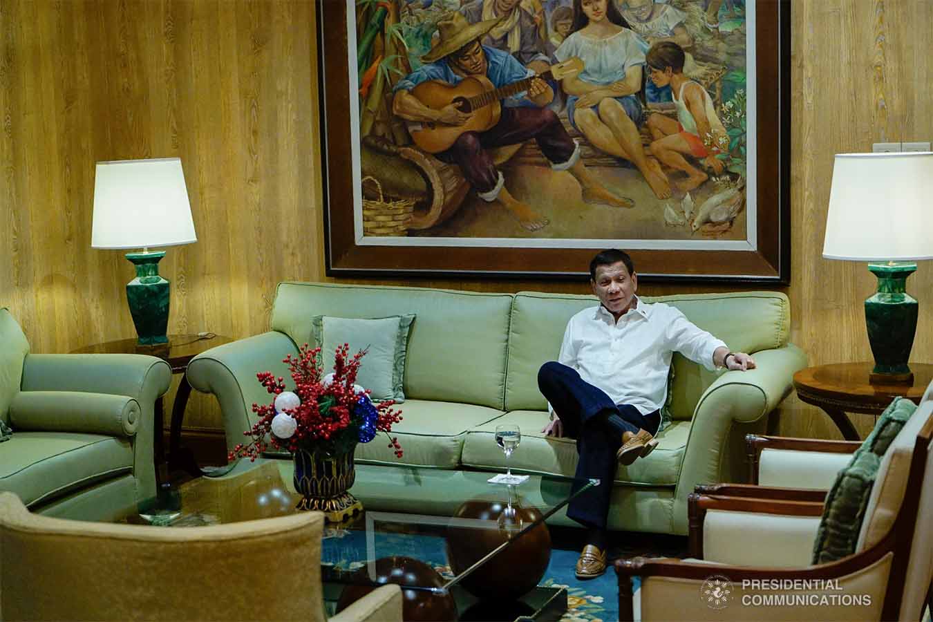 President Rodrigo Roa Duterte prepares for his meeting with Moro National Liberation Front Founding Chairman Nur Misuari at the Malacañan Palace on November 11, 2019. KING RODRIGUEZ/PRESIDENTIAL PHOTO