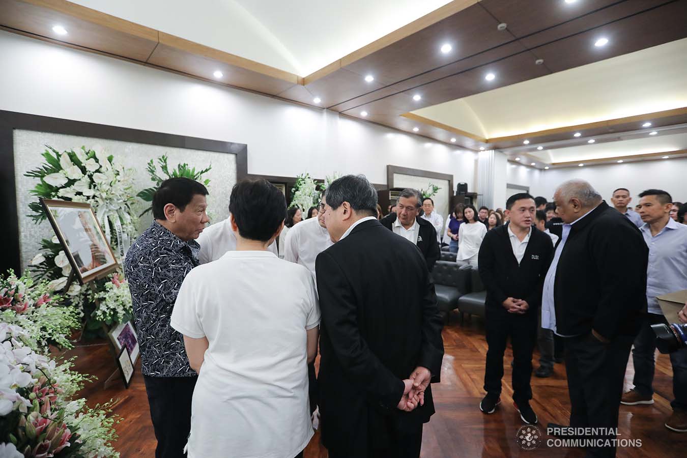 President Rodrigo Roa Duterte condoles with the bereaved family of Elizabeth Gokongwei as he visits the wake at the Heritage Memorial Park in Taguig City on November 17, 2019. VALERIE ESCALERA/ PRESIDENTIAL PHOTO