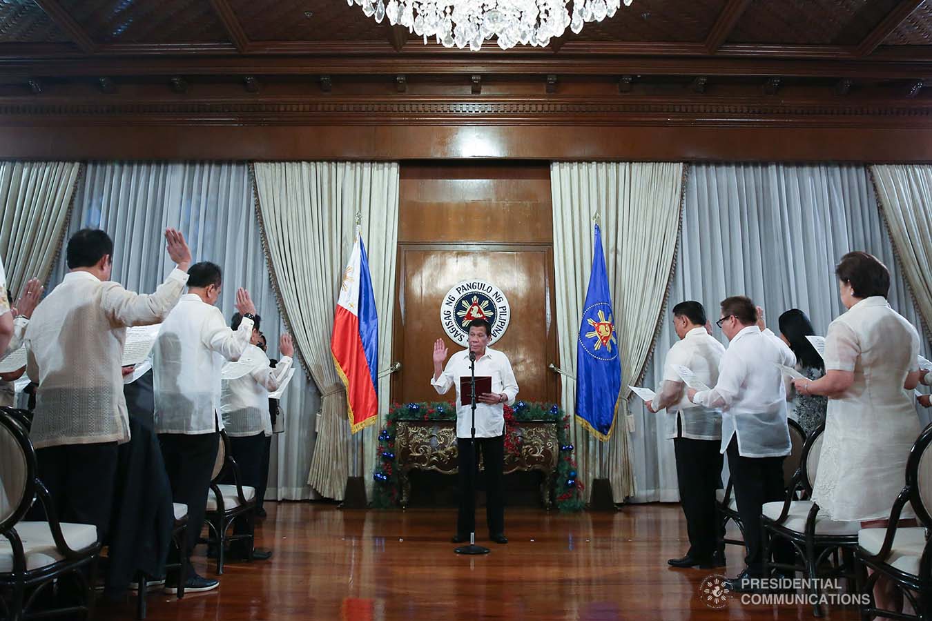President Rodrigo Roa Duterte swears into office the newly-elected officers of the League of Municipalities of the Philippines during their oath-taking ceremony at the Malacañan Palace on December 3, 2019. ALBERT ALCAIN/PRESIDENTIAL PHOTO