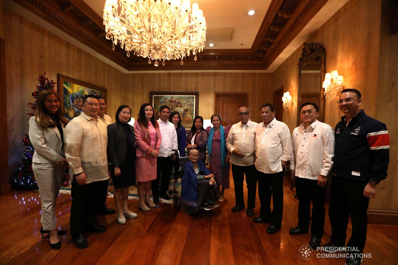 President Rodrigo Roa Duterte poses for posterity with 2012 Gawad Manlilikha ng Bayan for Textile Awardee Magdaleno Gamayo at the Malacañan Palace on December 18, 2019. With the President is his partner Cielito Avanceña. KARL NORMAN ALONZO/PRESIDENTIAL PHOTO