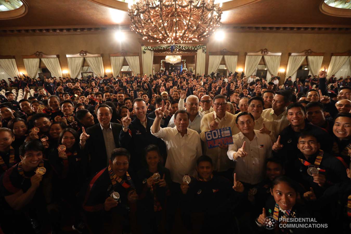 President Rodrigo Roa Duterte poses for posterity with the 2019 Southeast Asian Games medalists at the Malacañan Palace on December 18, 2019. KARL NORMAN ALONZO/PRESIDENTIAL PHOTO