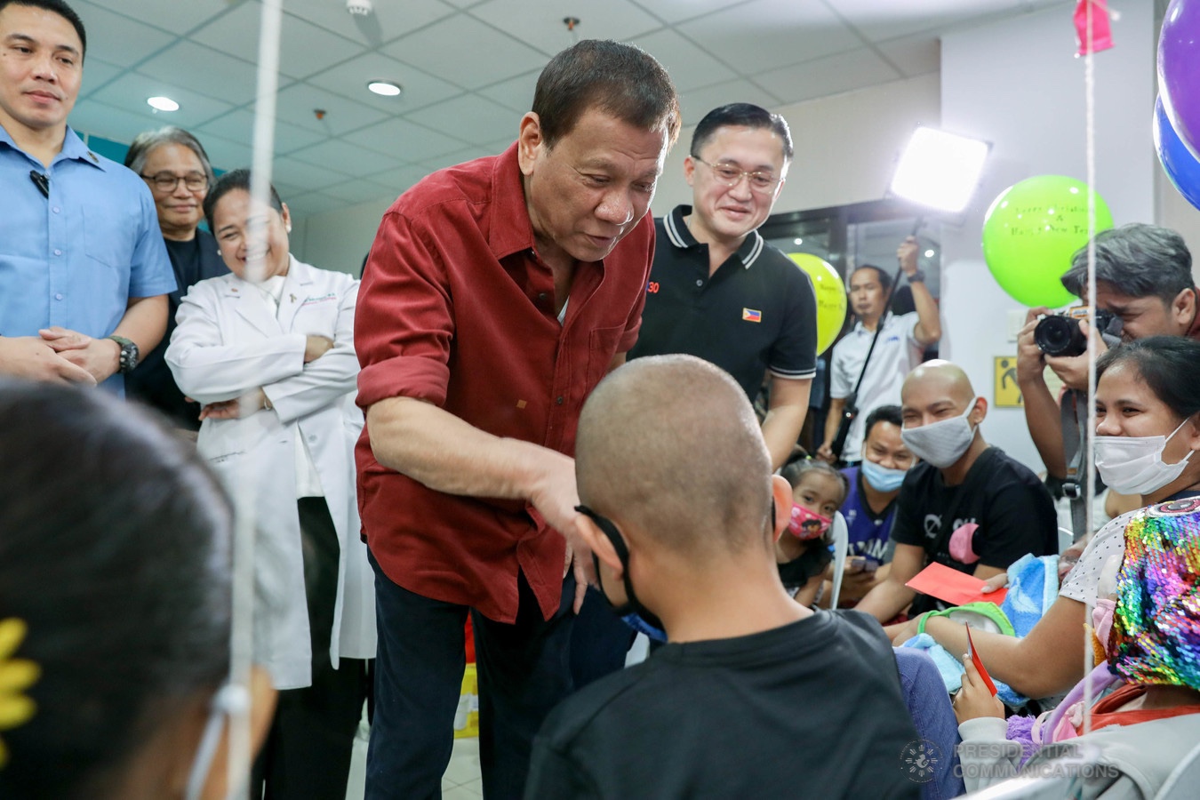 President Rodrigo Roa Duterte interacts with one of the pediatric cancer patients he visited at the Southern Philippines Medical Center Children's Cancer Institute in Davao City on December 28, 2019. KARL NORMAN ALONZO/PRESIDENTIAL PHOTO