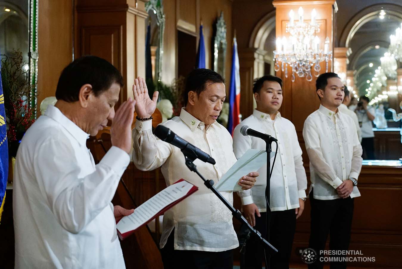 President Rodrigo Roa Duterte administers the oath to newly-appointed Supreme Court Associate Justice Samuel Gaerlan during a ceremony at the Malacañan Palace on January 8, 2020. KING RODRIGUEZ/PRESIDENTIAL PHOTO