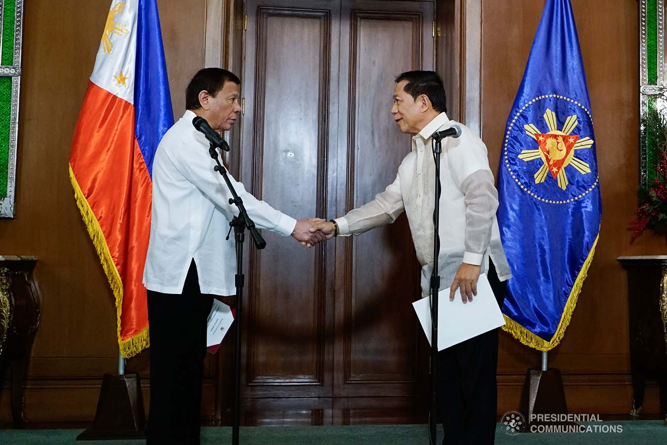 President Rodrigo Roa Duterte congratulates newly-appointed Supreme Court Associate Justice Samuel Gaerlan during the oath-taking ceremony at the Malacañan Palace on January 8, 2020. KING RODRIGUEZ/PRESIDENTIAL PHOTO