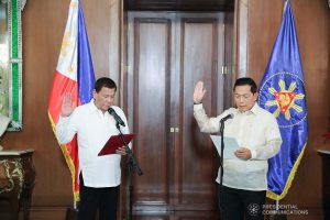 President Rodrigo Roa Duterte administers the oath to newly-appointed Supreme Court Associate Justice Samuel Gaerlan during a ceremony at the Malacañan Palace on January 8, 2020. VALERIE ESCALERA/PRESIDENTIAL PHOTO