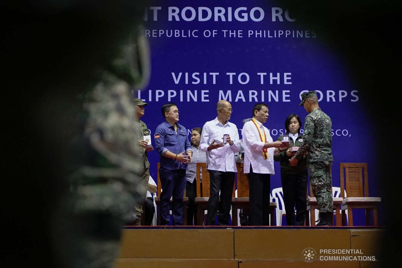 President Rodrigo Roa Duterte confers the Order of Lapu-Lapu Rank of Kamagi on one of the Philippine Marine Corps (PMC) personnel during his visit to the PMC headquarters at Fort Bonifacio in Taguig City on January 13, 2020. The President honored the PMC personnel who took part in the liberation of Marawi City from the terrorists. KING RODRIGUEZ/PRESIDENTIAL PHOTO