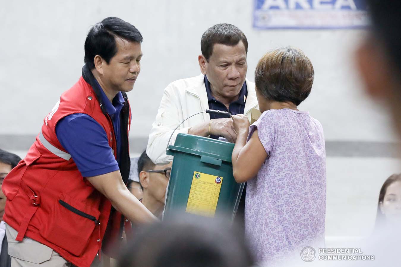 President Rodrigo Roa Duterte leads the distribution of family food packs to the victims affected by the Taal Volcano eruption during his visit at the Batangas City Sports Coliseum on January 14, 2020. TOTO LOZANO/PRESIDENTIAL PHOTO