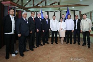 President Rodrigo Roa Duterte poses for posterity with the officials of the Church of Jesus Christ of Latter-Day Saints who paid a courtesy call on the President at the Malago Clubhouse in Manila on January 15, 2020. ALFRED FRIAS/PRESIDENTIAL PHOTO