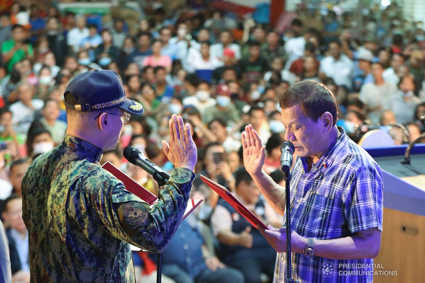 President Rodrigo Roa Duterte administers the oath to newly-appointed Philippine National Police (PNP) chief Lieutenant General Archie Gamboa during a ceremony at the Polytechnic University of the Philippines-Sto. Tomas Campus in Sto. Tomas City, Batangas on January 20, 2020. ACE MORANDANTE/PRESIDENTIAL PHOTO