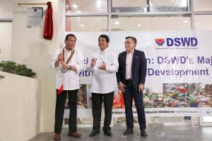 President Rodrigo Roa Duterte leads the unveiling of the marker of the Malasakit Building during the 69th founding anniversary of the Department of Social Welfare and Development (DSWD) at the DSWD Central Office in Quezon City on January 29, 2020. Joining the President are Social Welfare and Development Secretary Rolando Bautista and Senator Christopher "Bong" Go. TOTO LOZANO/PRESIDENTIAL PHOTO